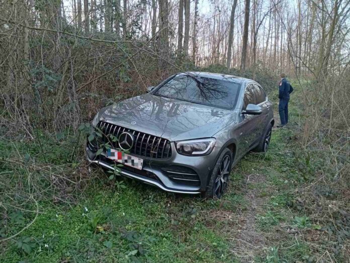 PU Prijedor: Ukradeni „mercedes“ pronađen na šumskom putu PU Prijedor: Ukradeni „mercedes“ pronađen na šumskom putu