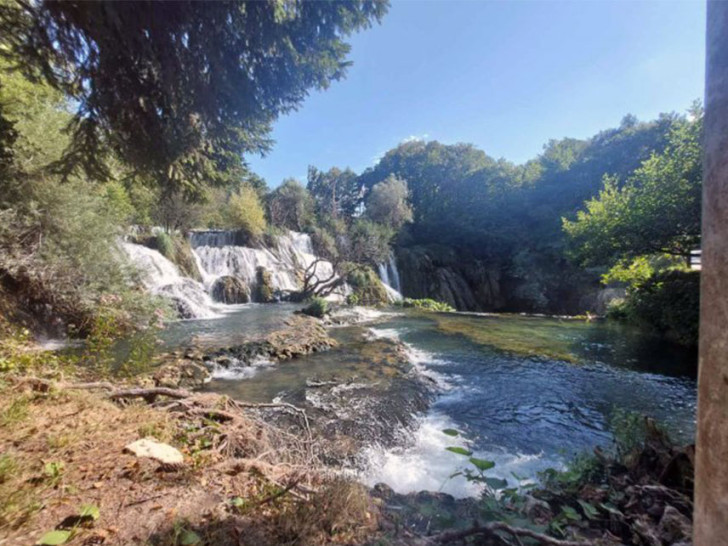 Voda u Uni promijenila boju, građanima preporučeno izbjegavanje kupanja Voda u Uni promijenila boju, građanima preporučeno izbjegavanje kupanja