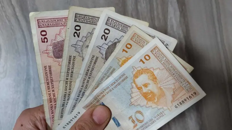 Do kraja godine zamjena novčanica puštenih u opticaj od 1998. do 2009. godine Do kraja godine zamjena novčanica puštenih u opticaj od 1998. do 2009. godine