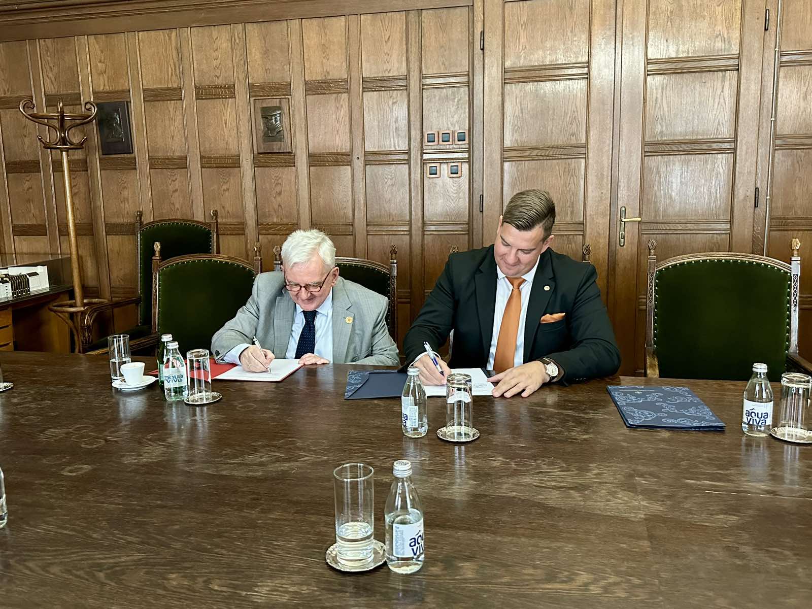 Potpisan ugovor o zajedničkom izdanju monografije o Sretenu Stojanoviću Potpisan ugovor o zajedničkom izdanju monografije o Sretenu Stojanoviću