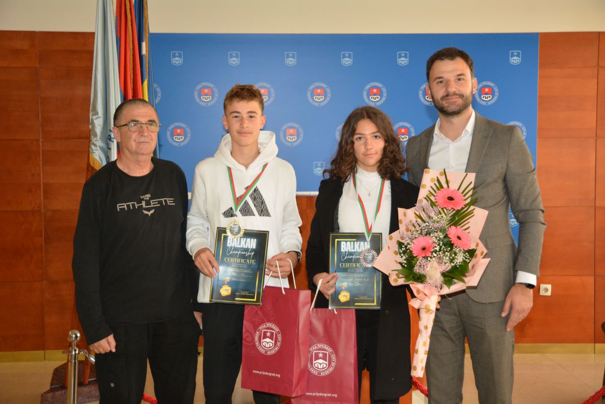 Gradonačelnik organizovao prijem za mlade tekvondoiste Gradonačelnik organizovao prijem za mlade tekvondoiste