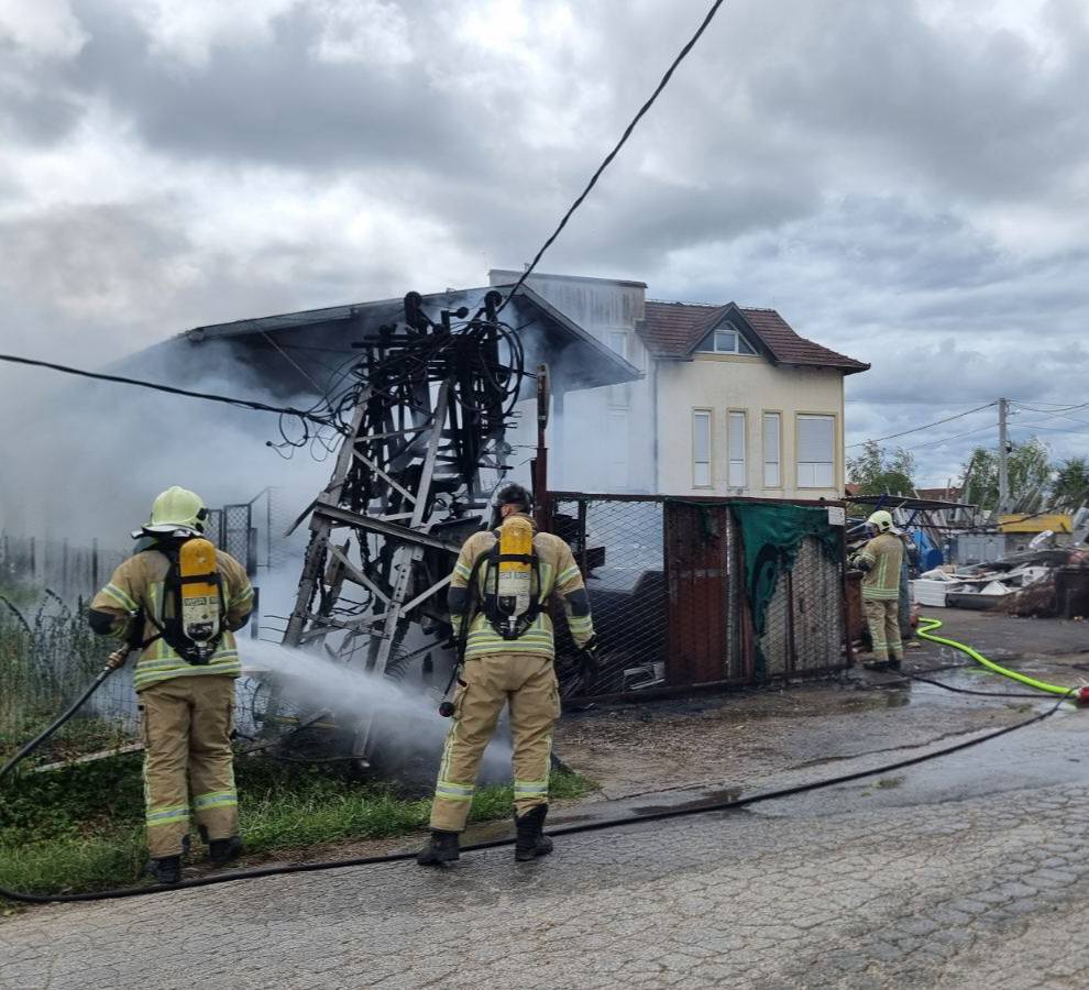 Prijedorski vatrogasci intervenisali 655 puta, rekord za posljednjih 30 godina Prijedorski vatrogasci intervenisali 655 puta, rekord za posljednjih 30 godina