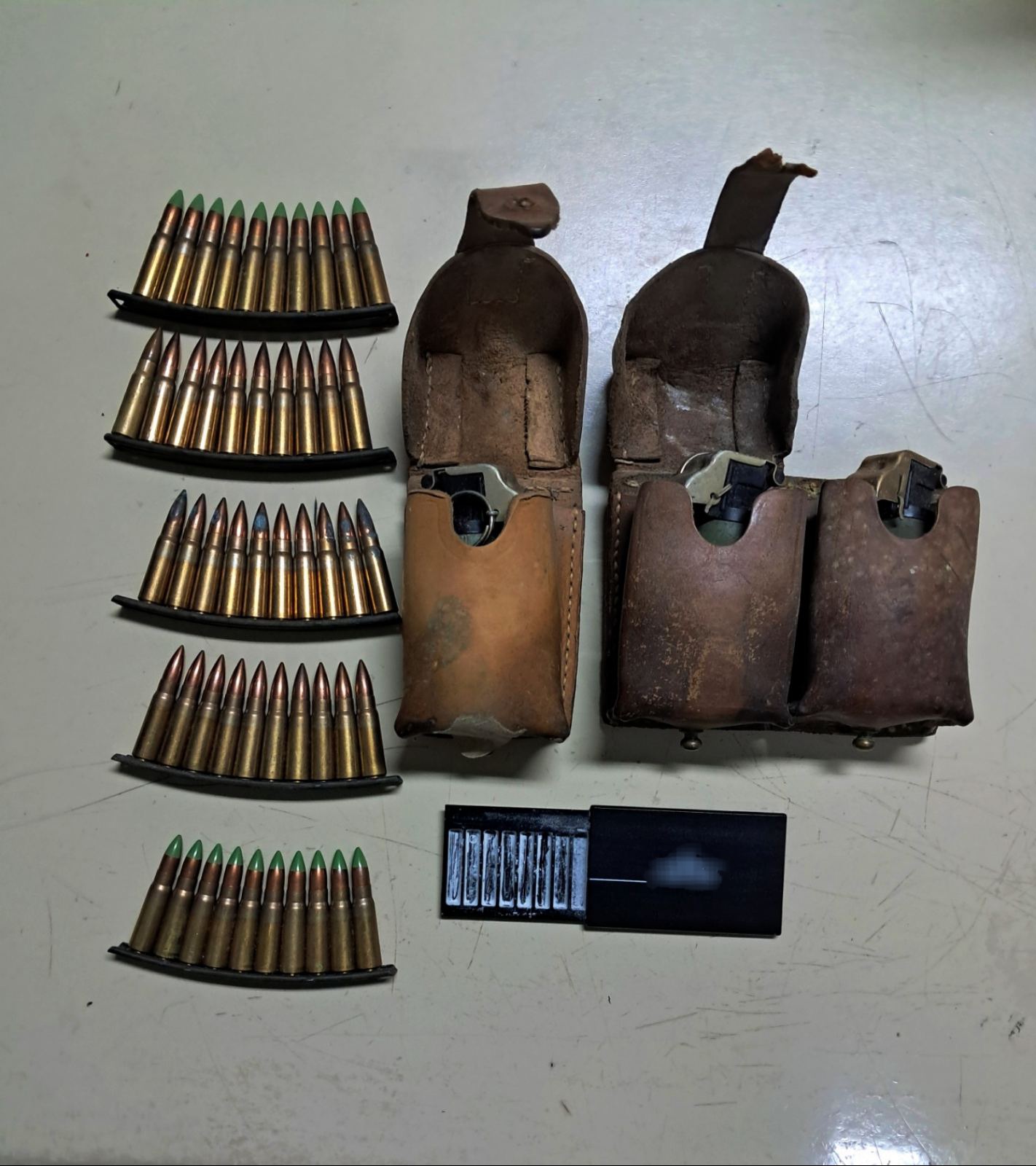 Pretresom pronađene ručne bombe, municija i opojna droga Pretresom pronađene ručne bombe, municija i opojna droga