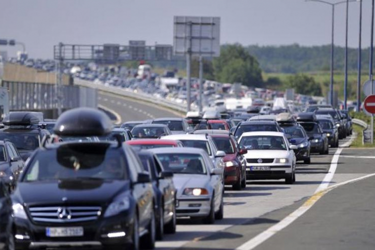 Spremite se za gužve: Od idućeg mjeseca nova pravila na granicama