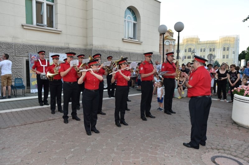 Koncert Policijskog orkestra za osnovce u Prijedoru