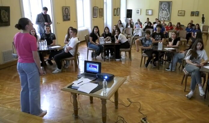 Mladi iz prijedorske regije na kvizu o Velikom ratu – Znanje, druženje i sjećanje na istoriju