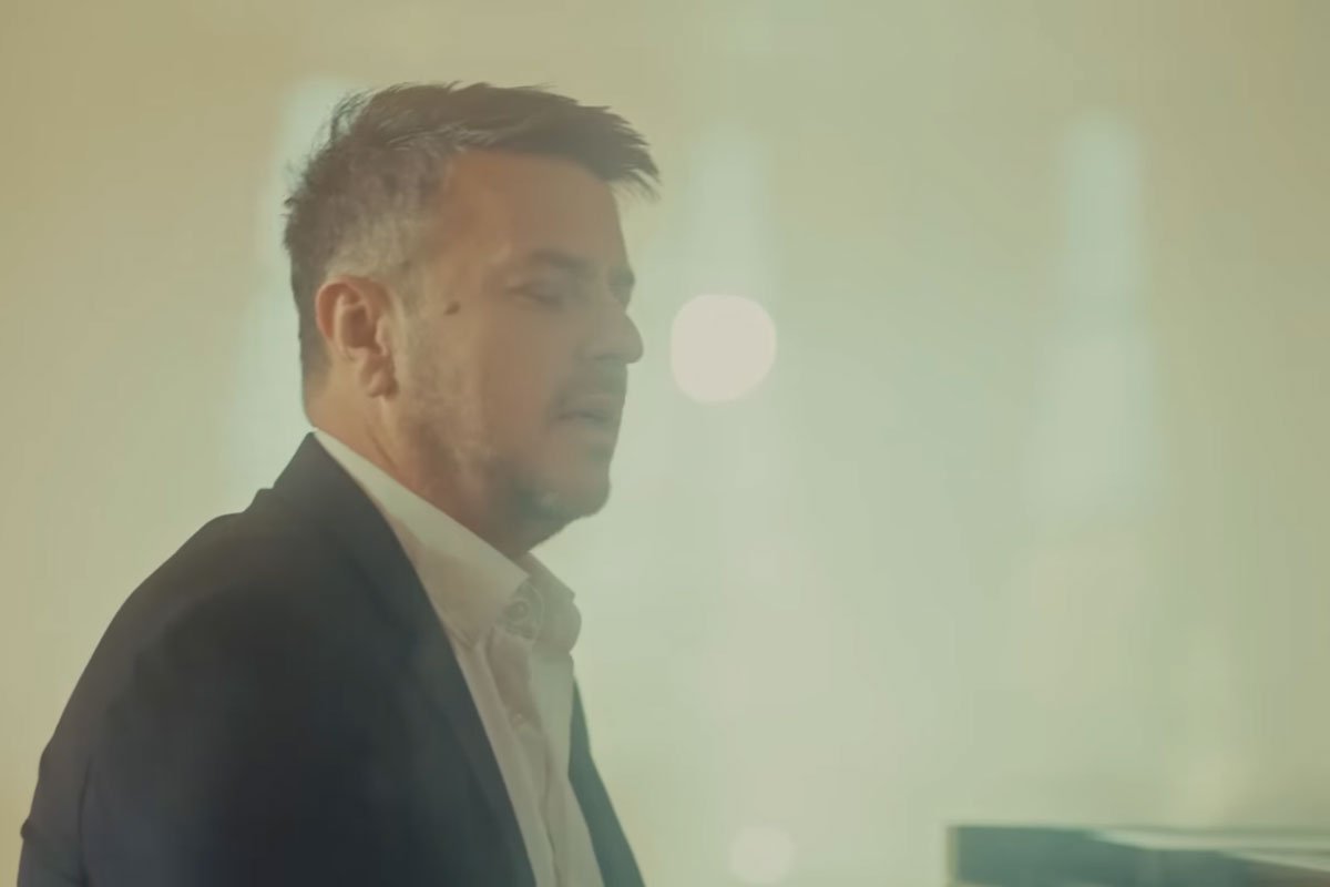 Boris Režak objavio novu pjesmu “Poruka za nju” (VIDEO)