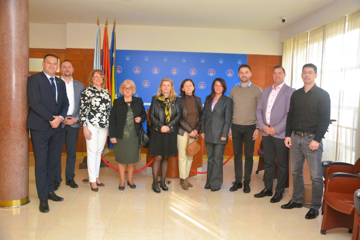 Prijem kod gradonačelnika za mladog sportistu i predstavnice Kola srpskih sestara