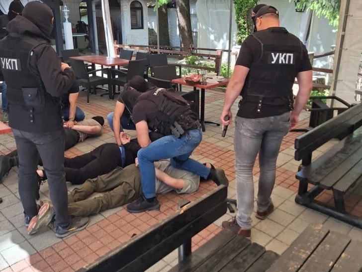 Trojac iz Prijedora uhapšen u akciji “Vatrogasac”: Policajac i šef vatrogasaca švercali naoružanje
