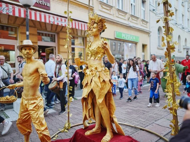 Od živih statua do urnebesne komedije: Zvijezde ulične umjetnosti stižu na „TrotoArt“