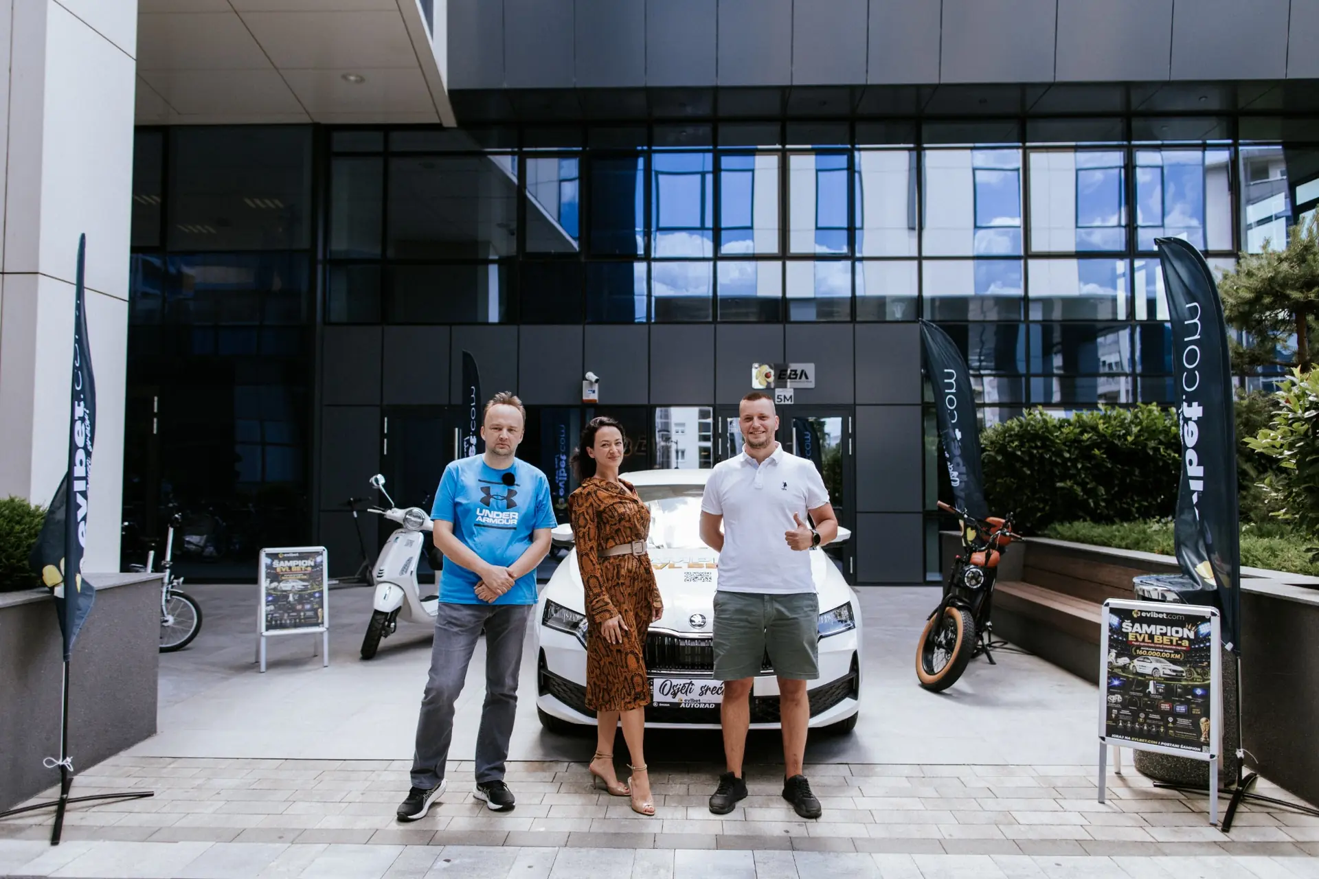 EVLBET šampioni počeli sa preuzimanjem nagrada: Uručeni Škoda Octavia i Vespa