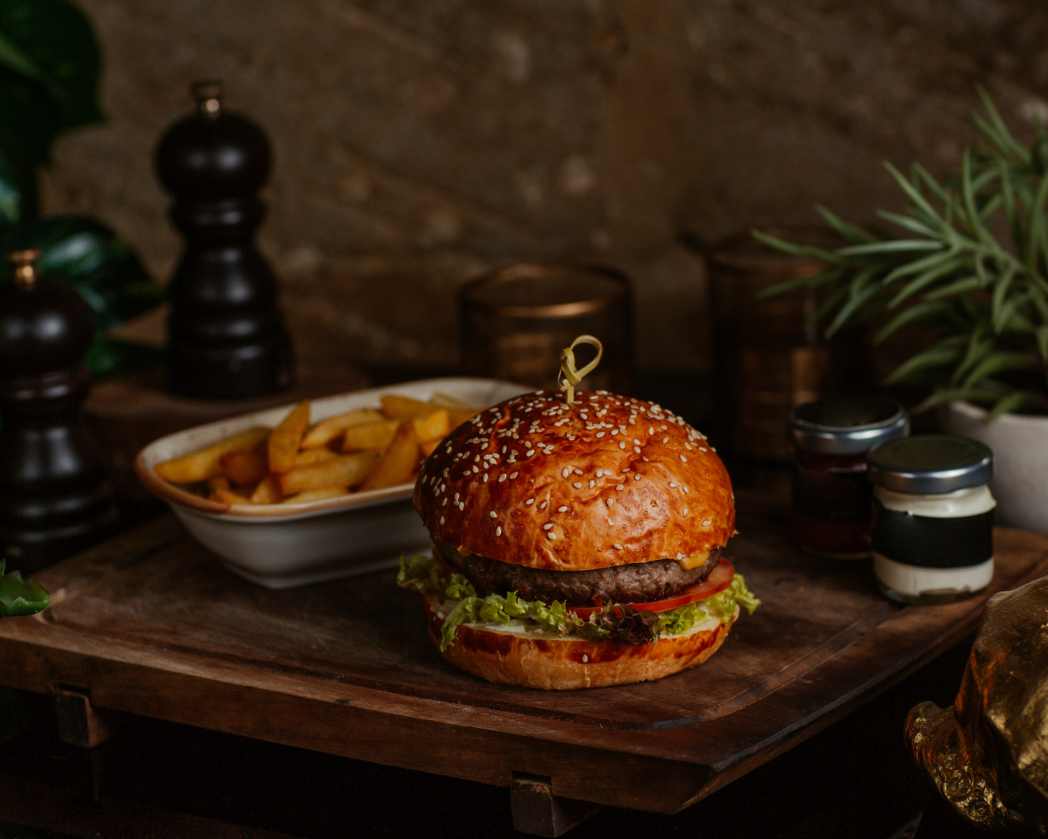 Burger: Istorija sendviča koji niko nije izmislio, a svi su ga usavršavali