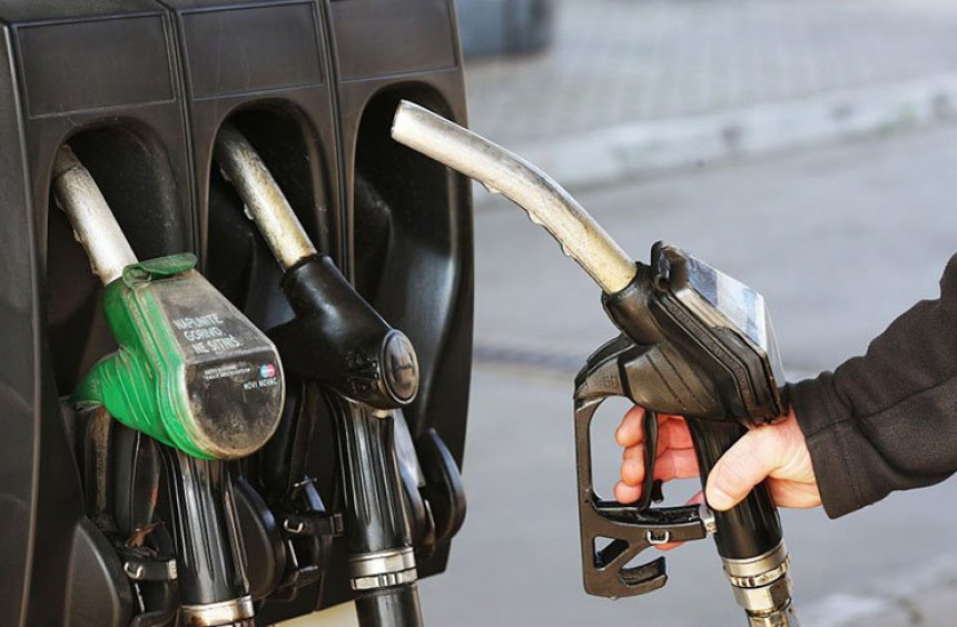 NOVA REALNOST: Četiri KM za litar goriva